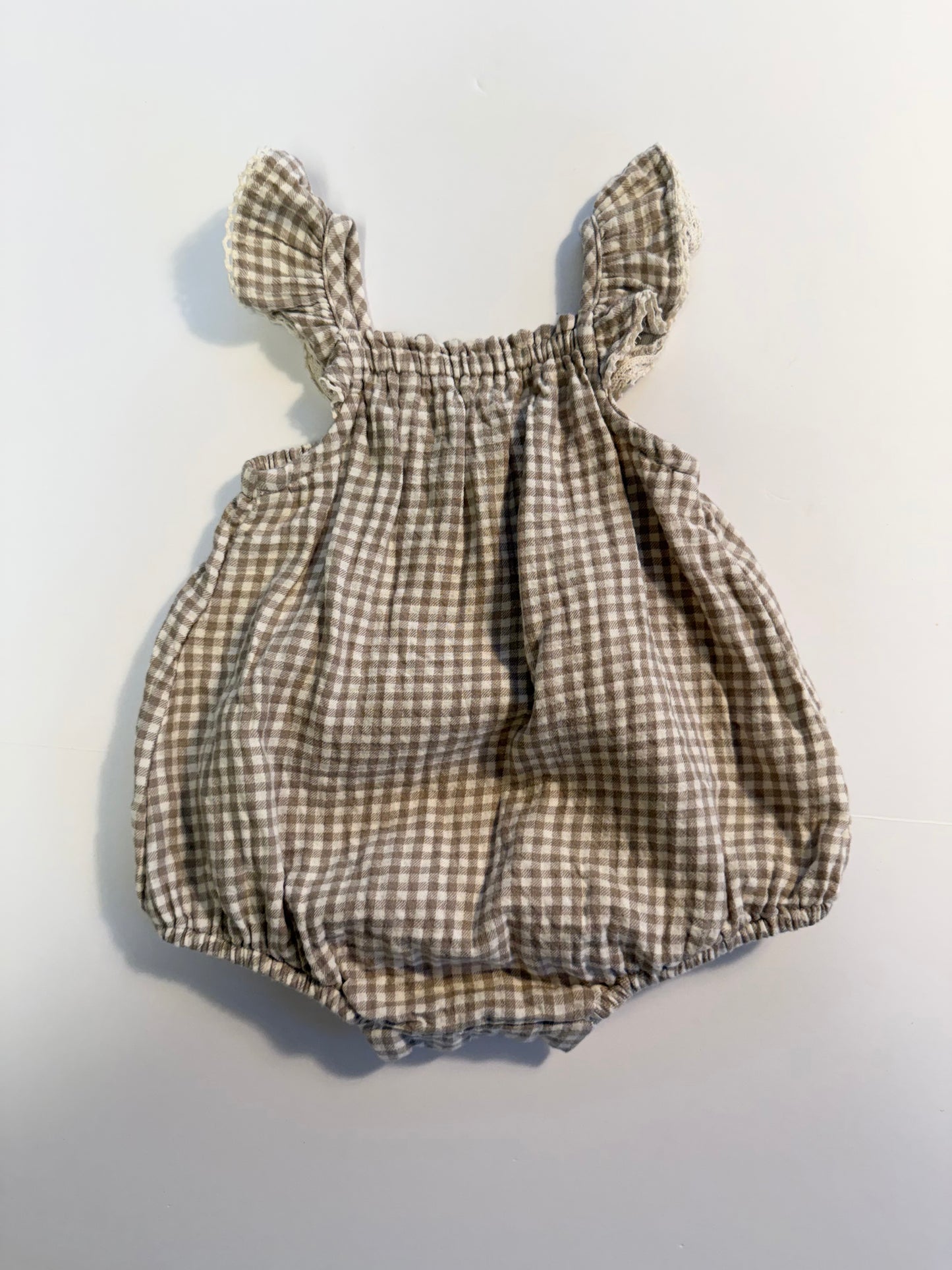 Quincy Mae || oat gingham romper || 6-12m