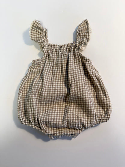 Quincy Mae || oat gingham romper || 6-12m