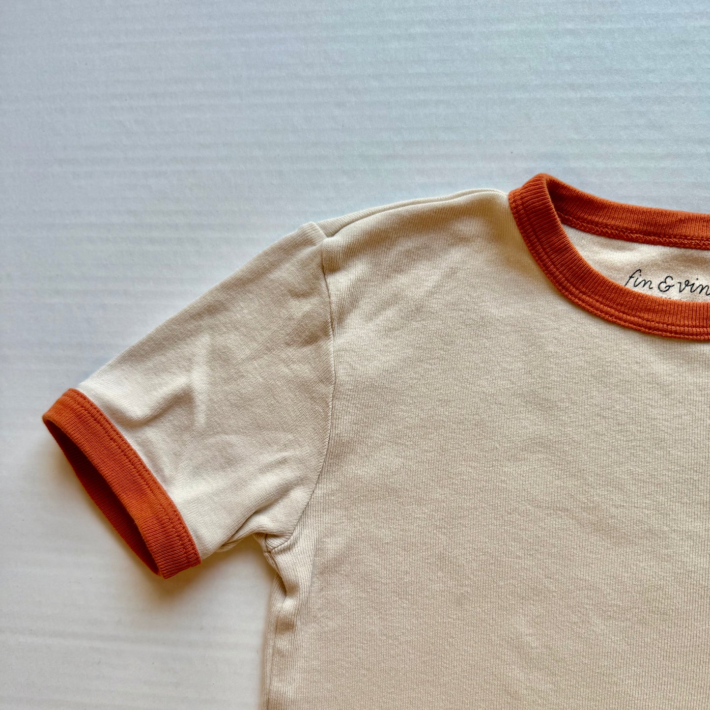 Fin & Vince || cream/brick vintage tee || Size 8/9