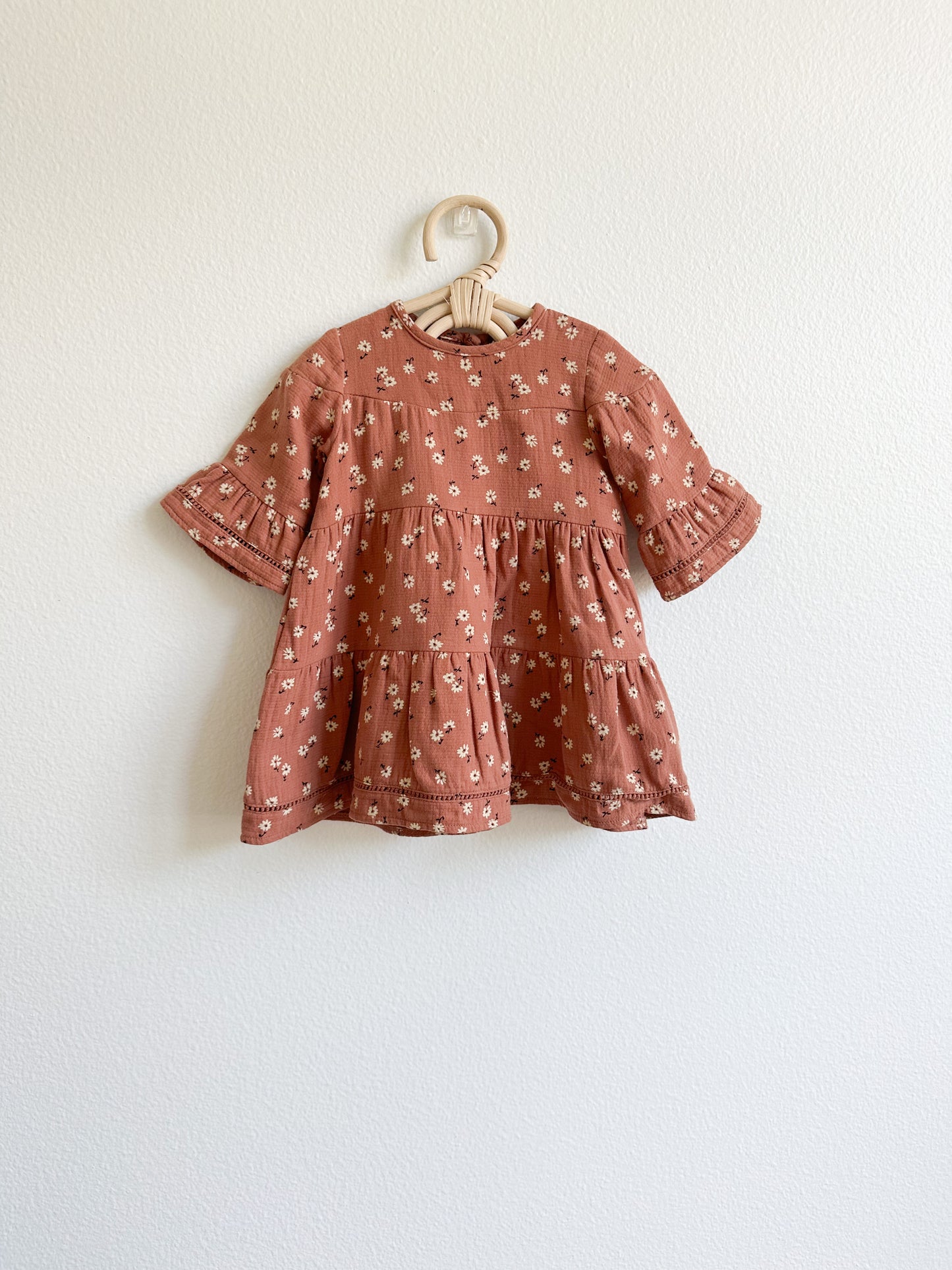 Quincy Mae Gauze floral dress (12/18)
