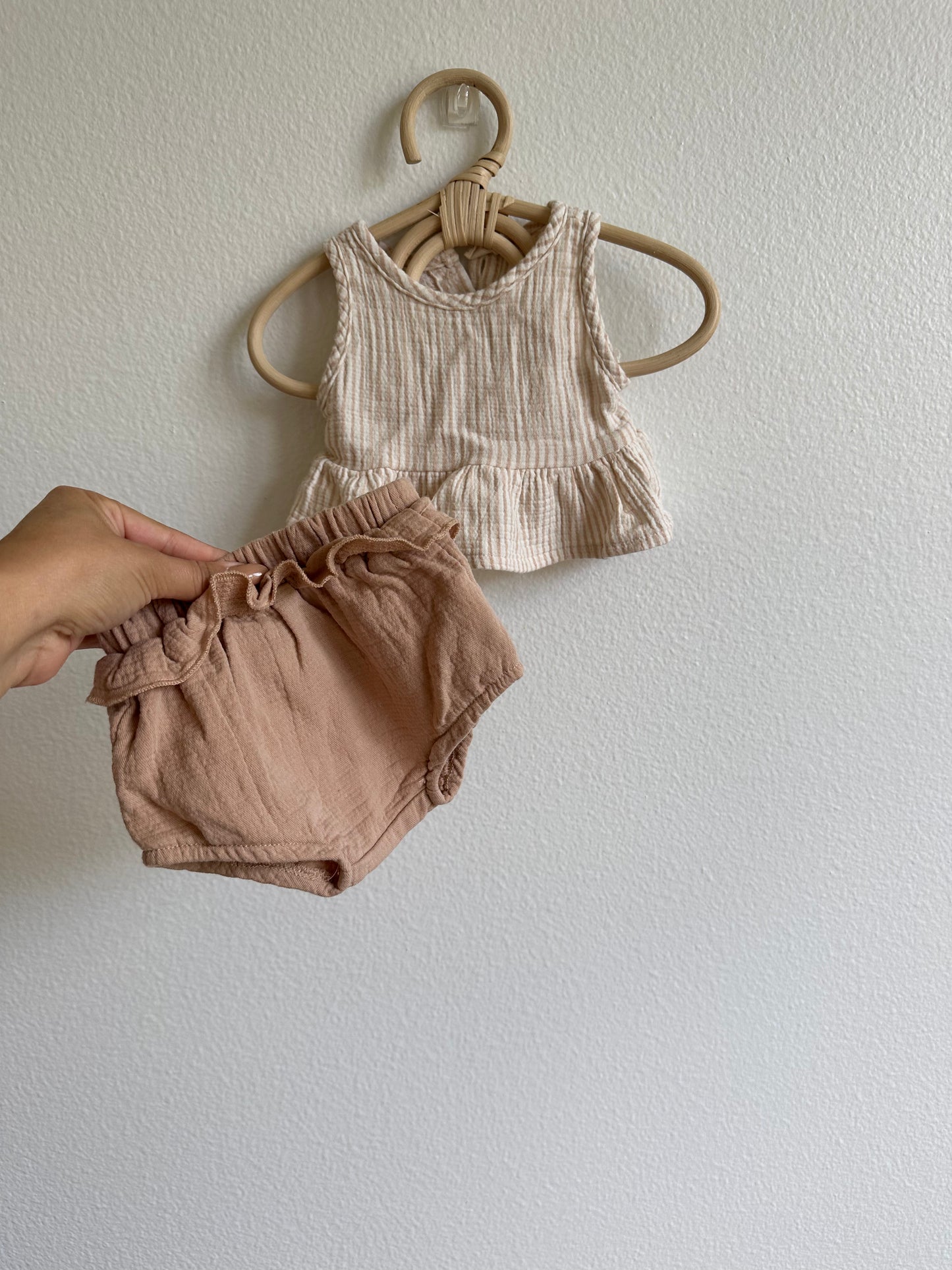 Quincy Mae sleeveless peplum set in petal (0/3)