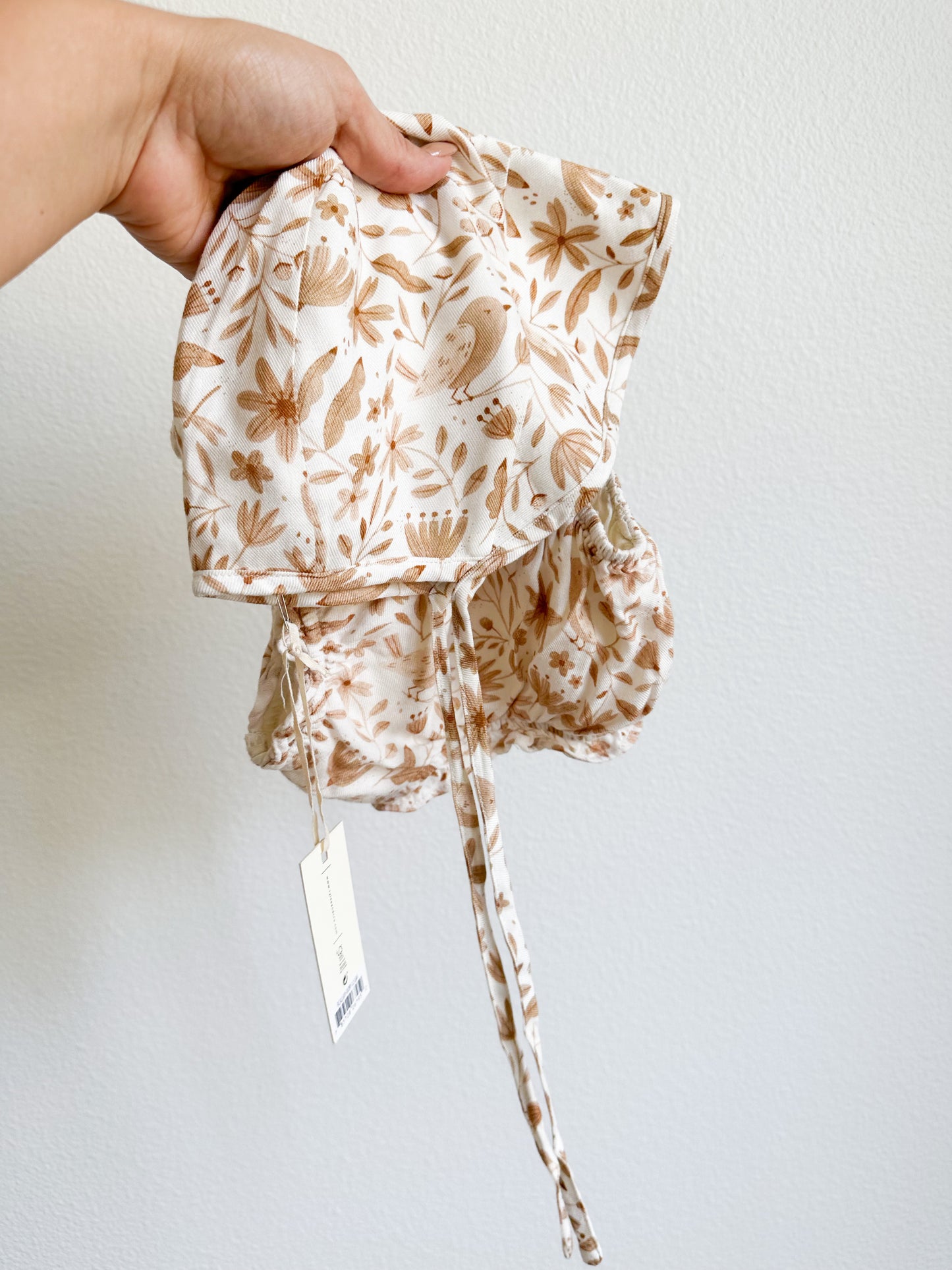 Rylee and Cru flutter birds hat and bloomers (12/18)