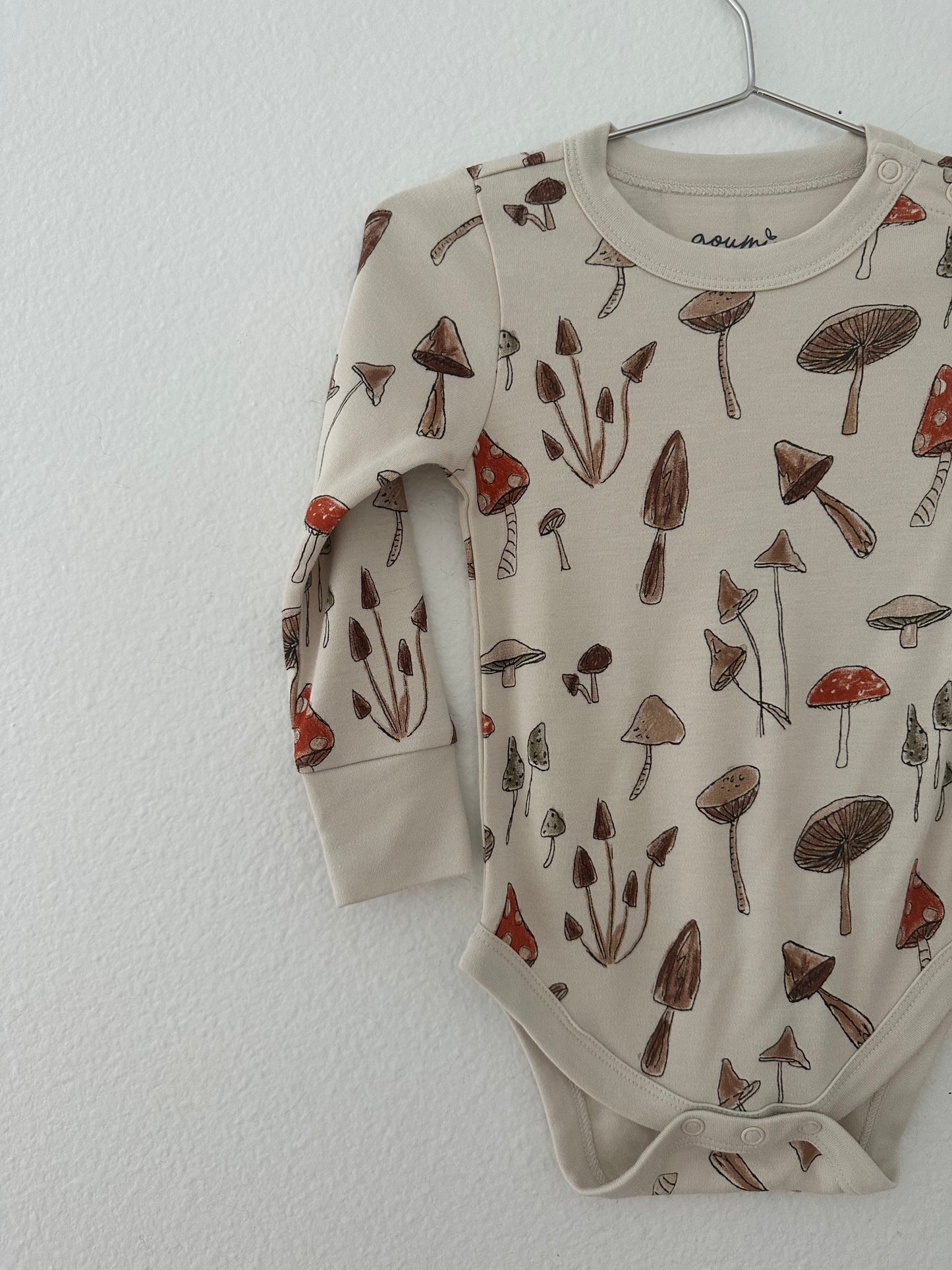 Goumi toadstool bodysuit (3/6)