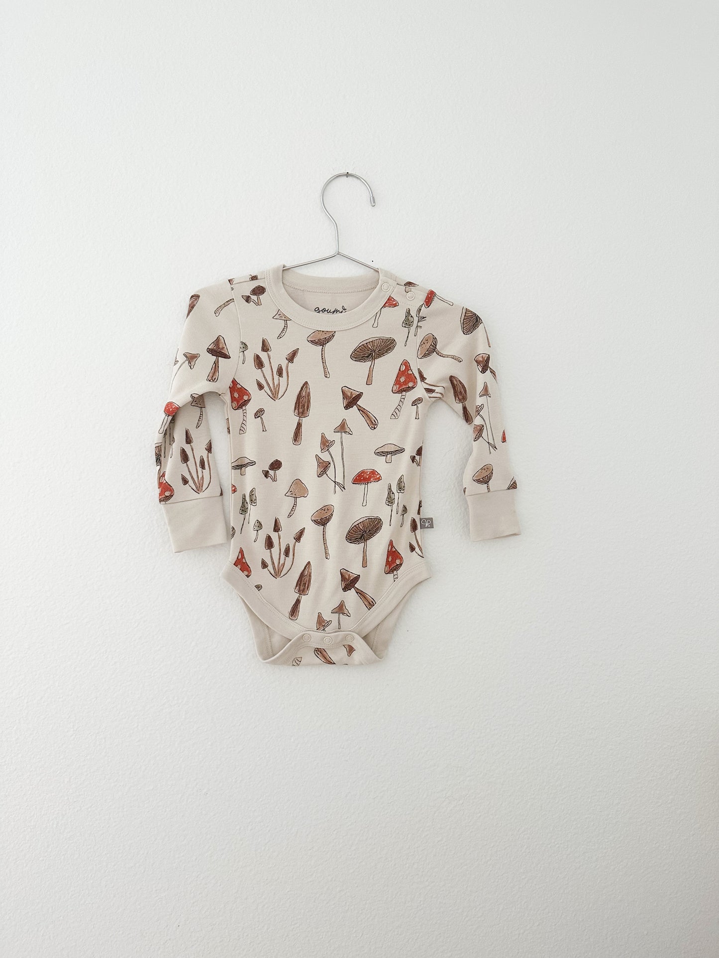 Goumi toadstool bodysuit (3/6)