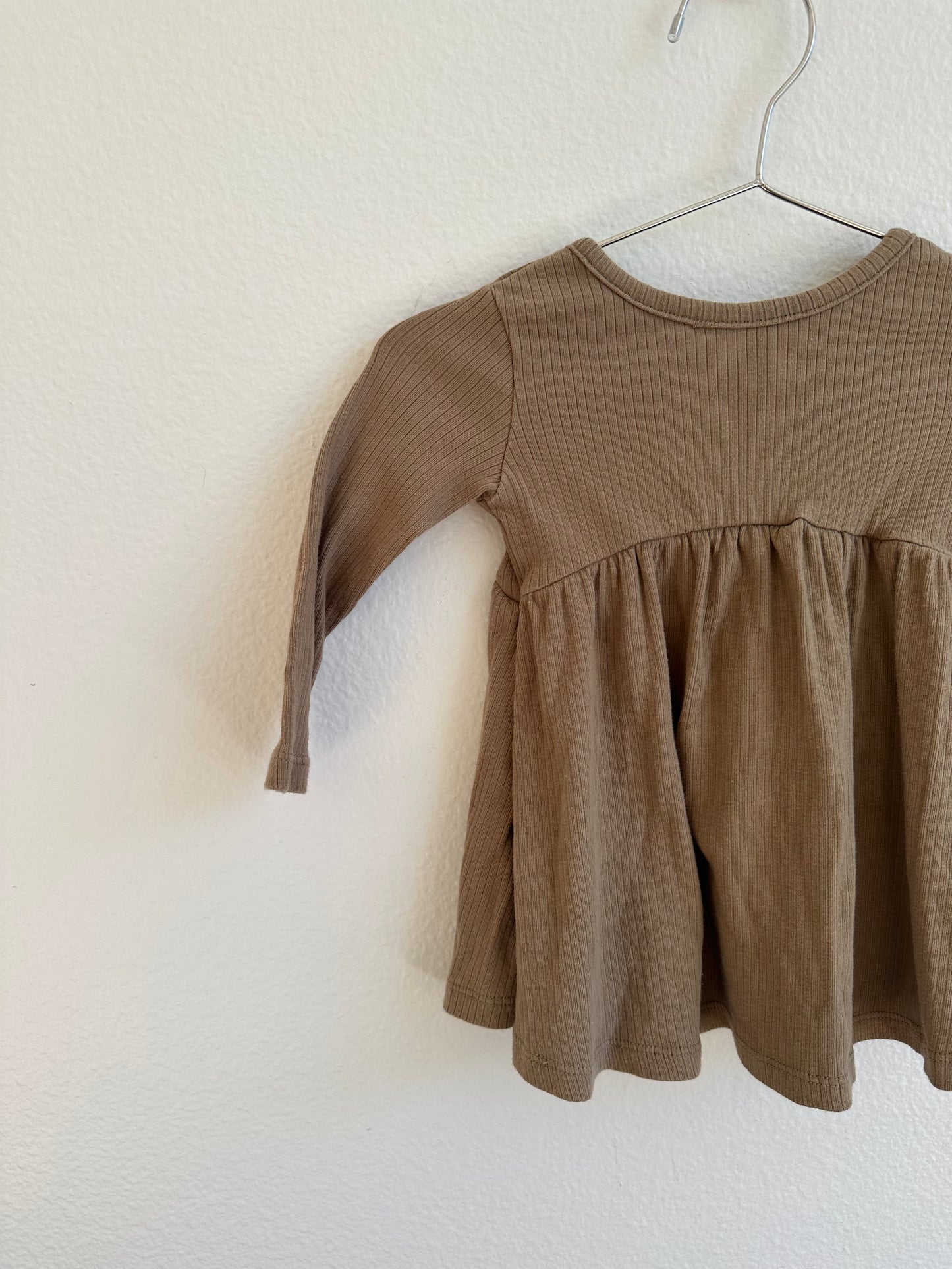 Quincy Mae ribbed dress (6/12)