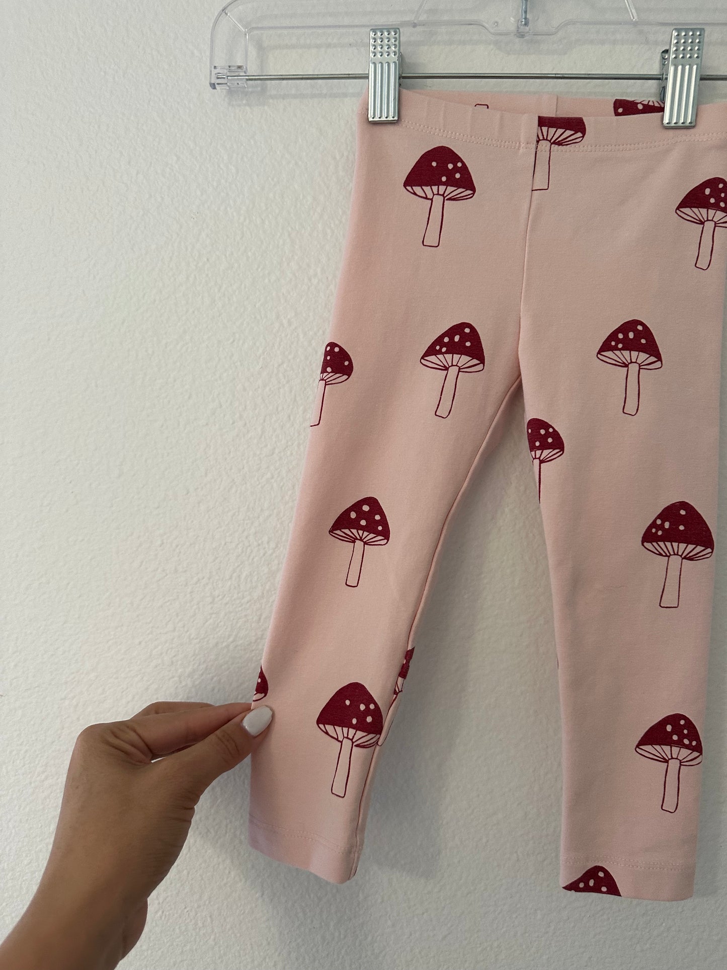 Tea collection mushroom print leggings (2T)