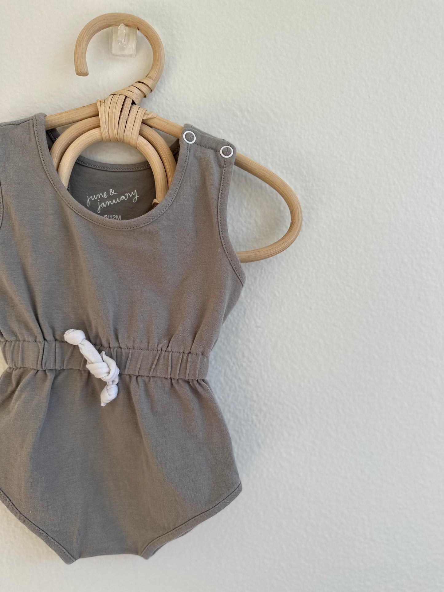 June & January romper ( 6/12)