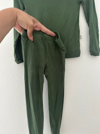 Kyte two piece pajama set (18/24)