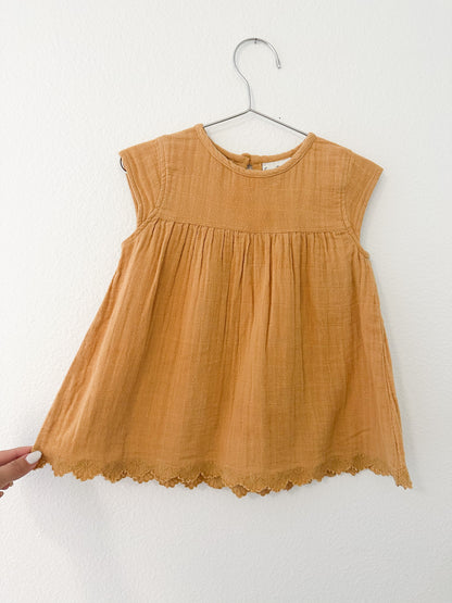 City mouse muslin dress (5Y)