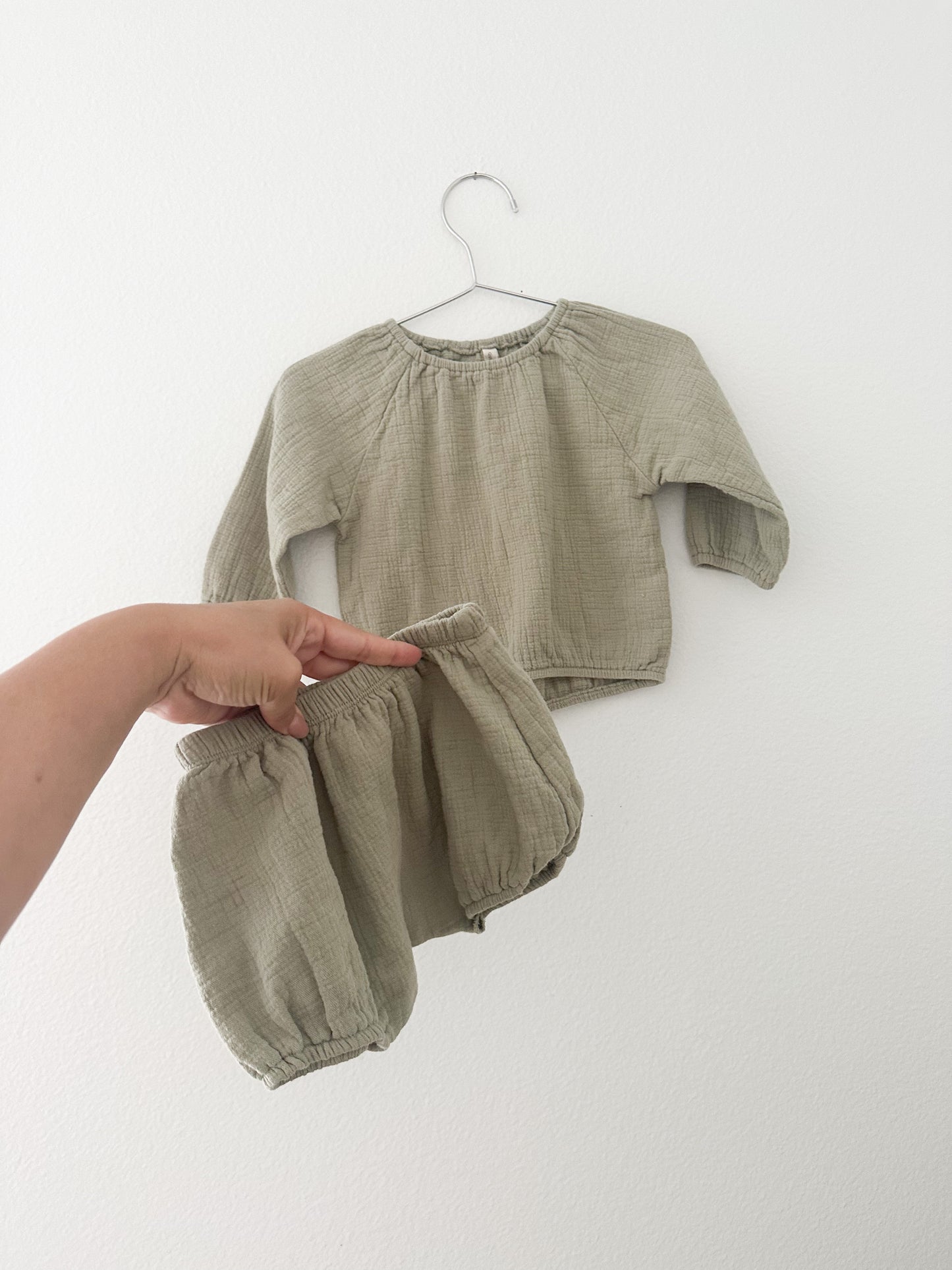 Quincy Mae woven set (12/18)