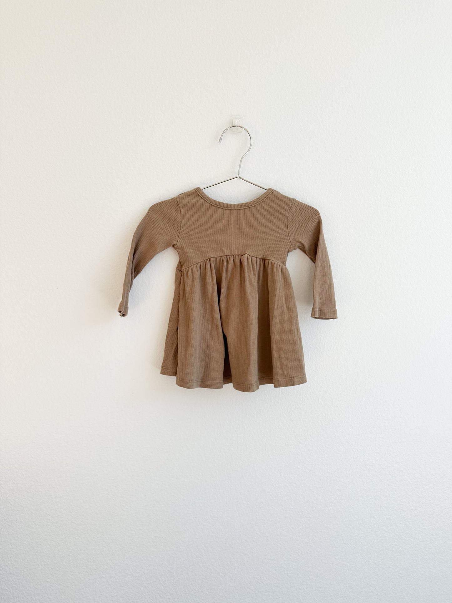 Quincy Mae ribbed dress (6/12)