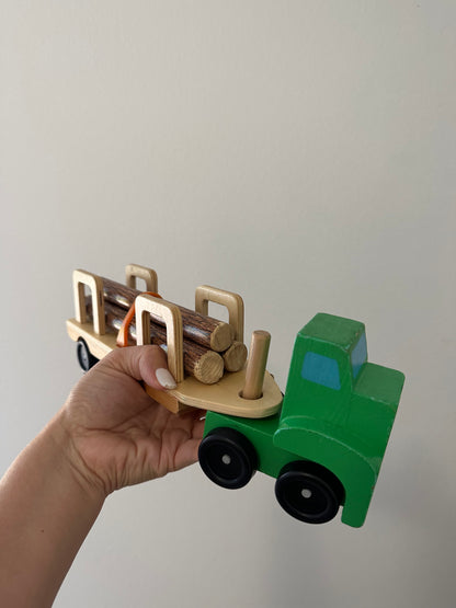 Melissa & Doug Log carrier
