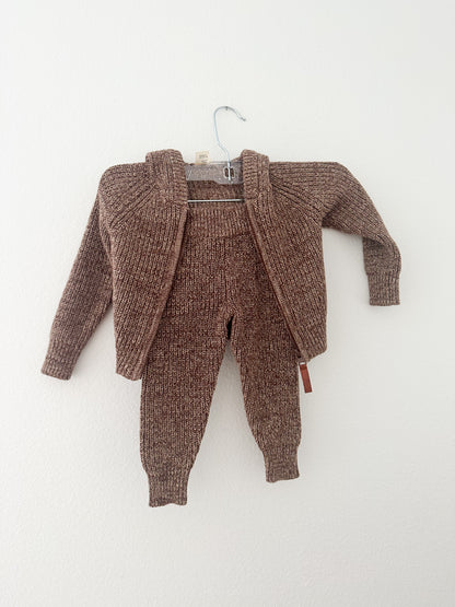 Goumi Knit hoodie, pants and hat in bark (3/6)