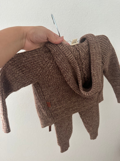 Goumi Knit hoodie, pants and hat in bark (3/6)