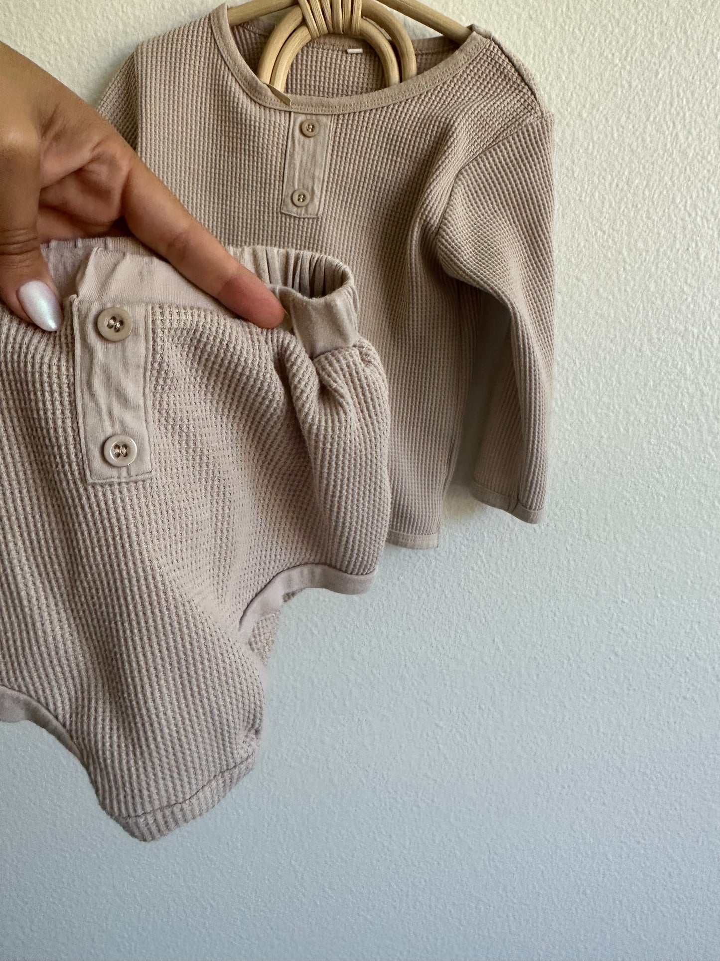 Neutral waffle set (2T)