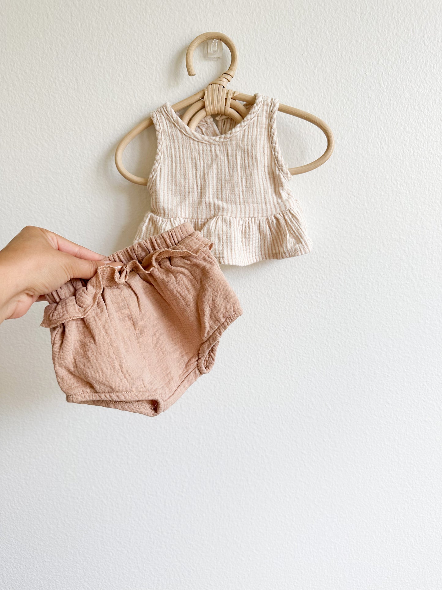 Quincy Mae sleeveless peplum set in petal (0/3)