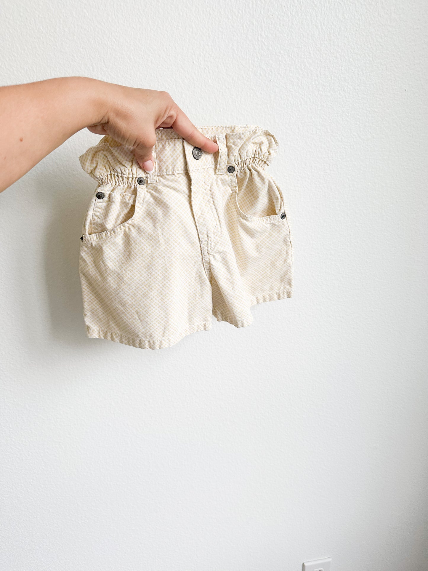 High waisted Levi’s shorts 4T