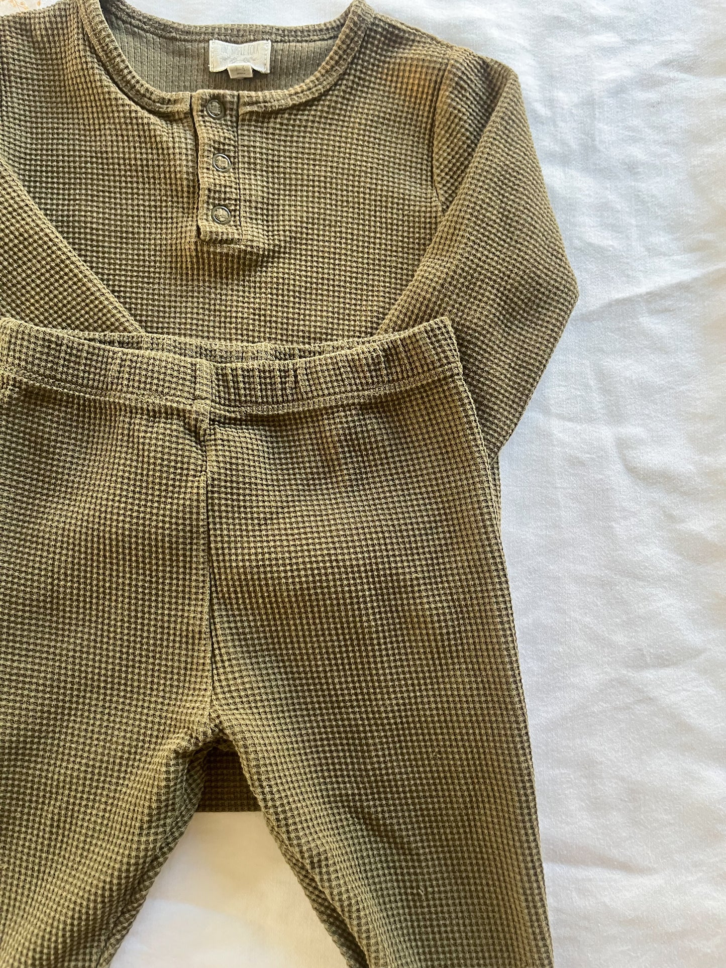 The simple folk olive set (2/3T)
