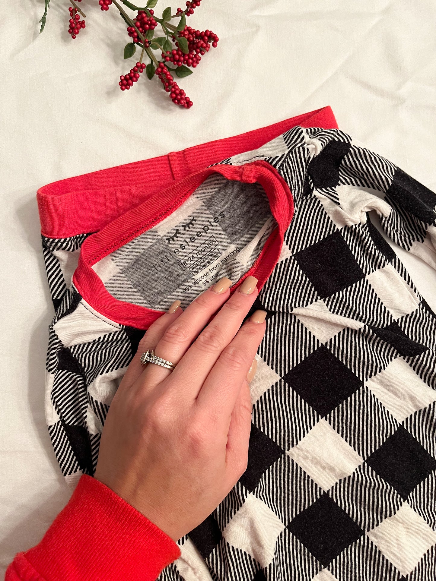 Little sleepies bamboo pjs (12/18)