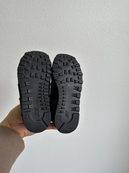 New balance 574 (size 8)