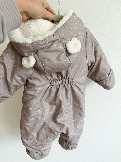 H&M neutral bunting suit (6 months)