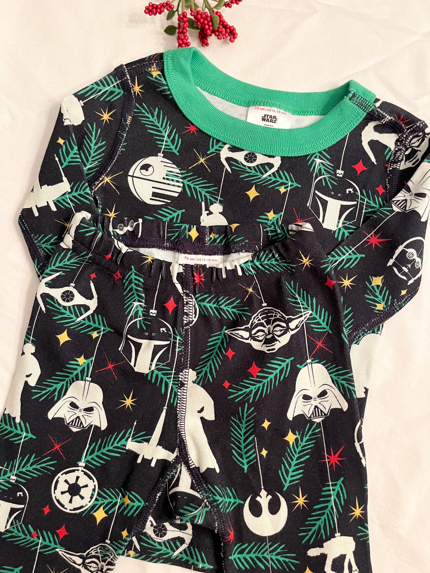 Hanna StarWars long John pajamas (12/18)
