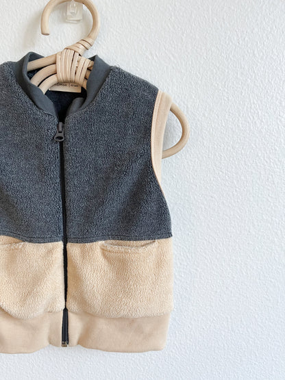 Fin and Vince fleece vest (18/24)