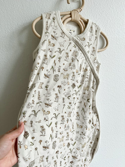 Goumi homestead sleep sack (0/6) + crib sheet + changing table cover