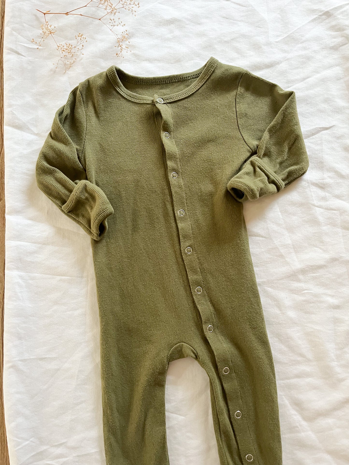 No brand ribbed sleeper (12/18)