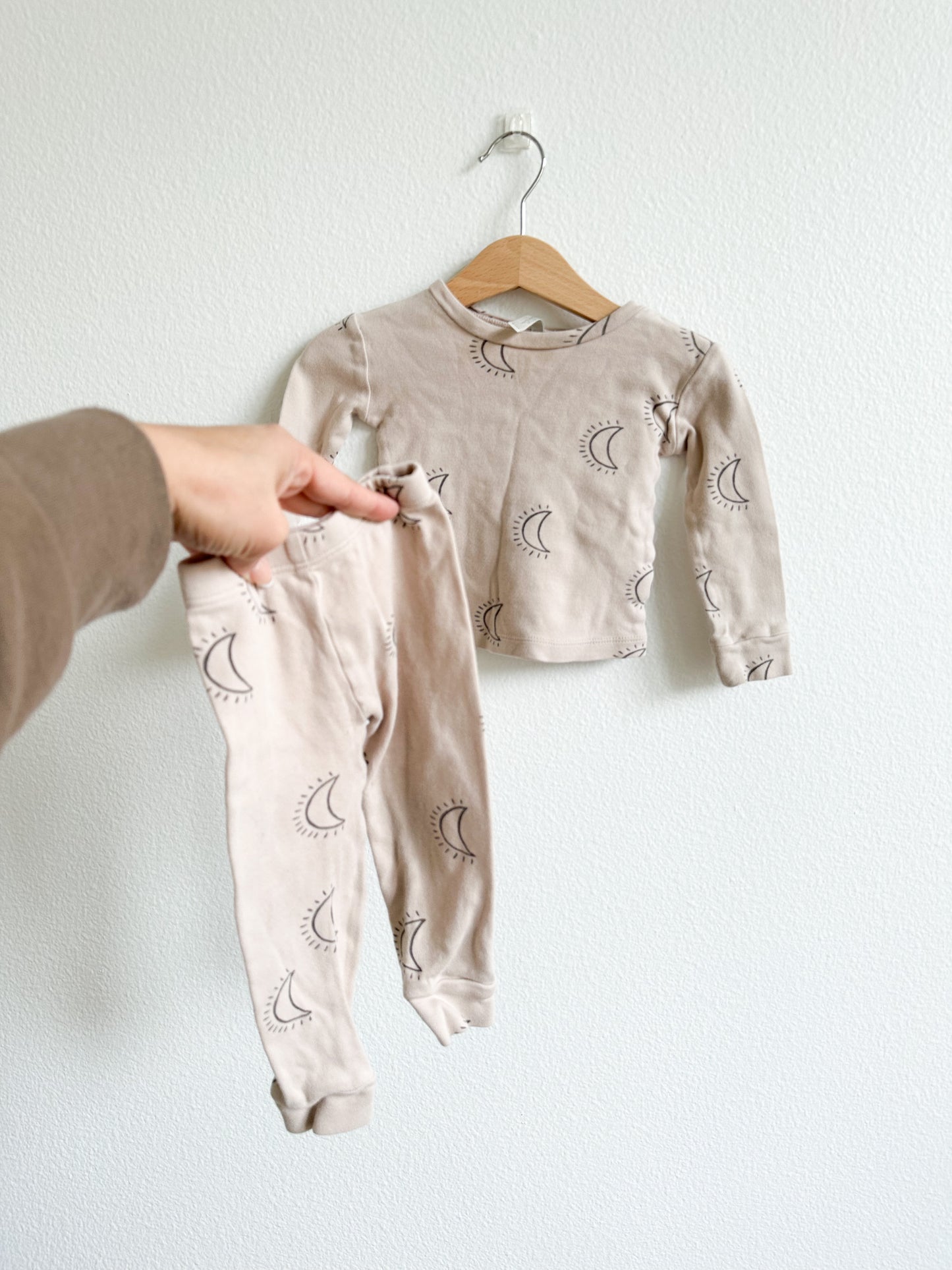 Rylee + Cru moon pajama set ( 6/12) PLAY