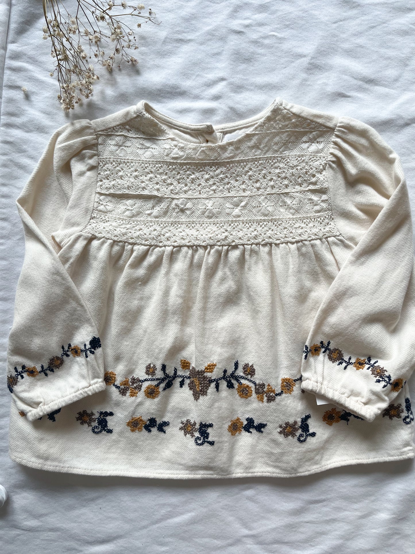 Zara embroidered blouse (2/3)