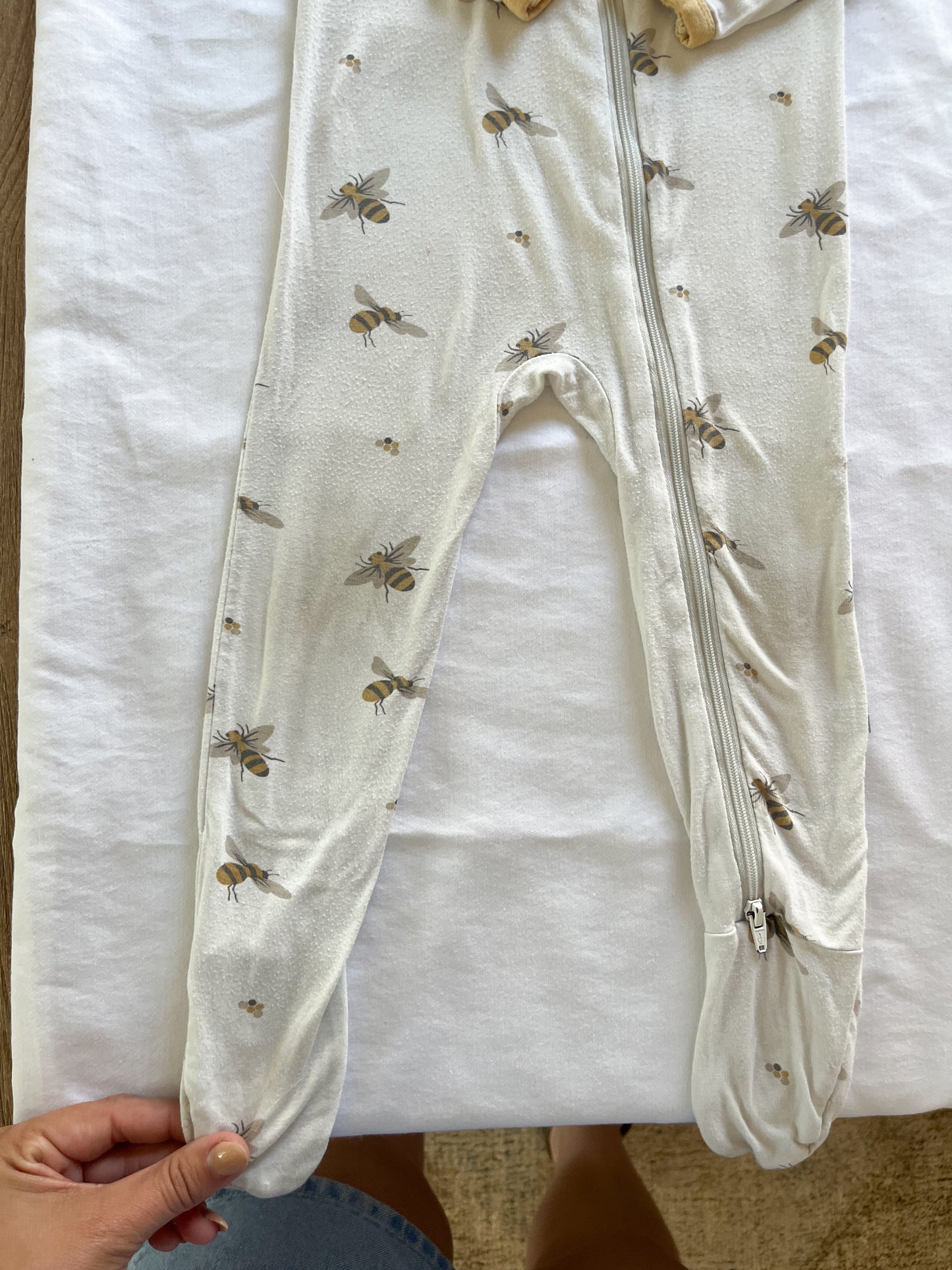 HTF kyte bee print sleeper (6/12)