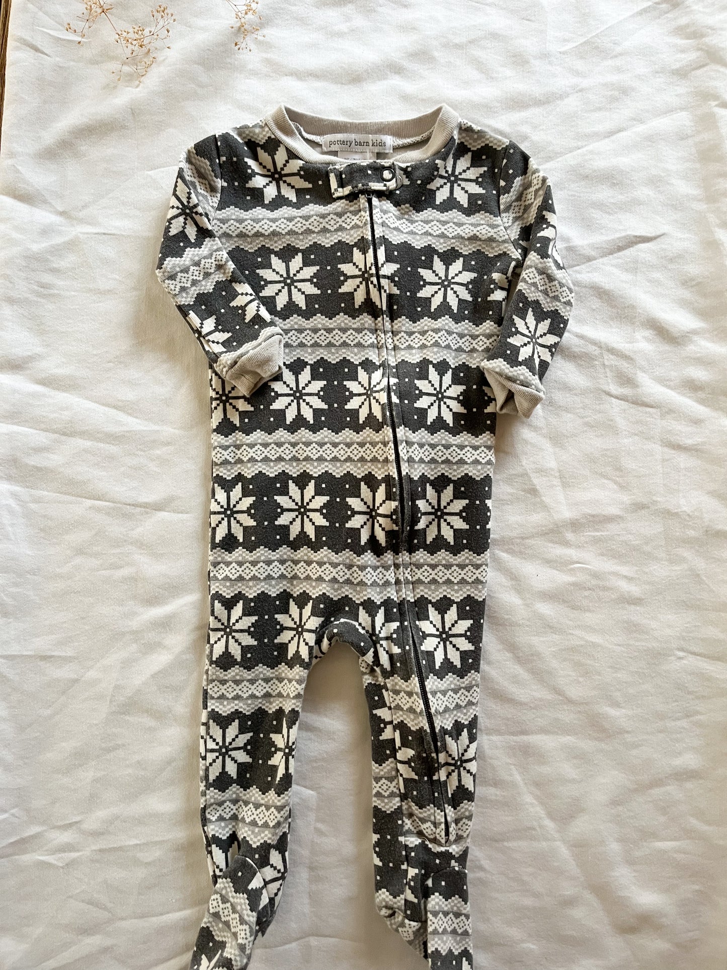 Pottery barn kids sleeper (3/6)