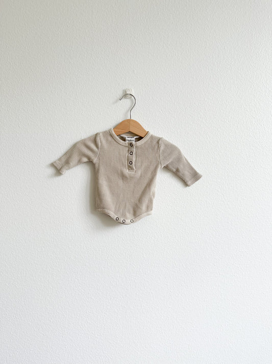 Cotton on waffle bodysuit (NB)