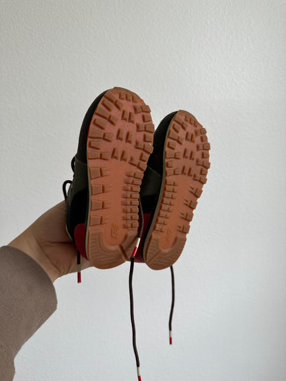 New balance 572 ( size 8)