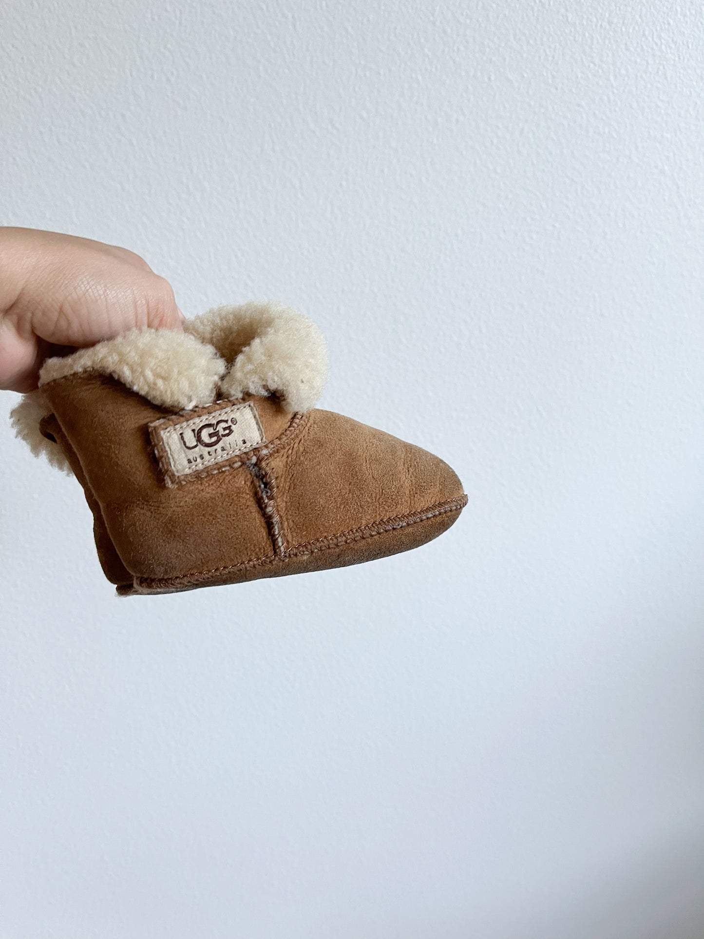 Uggs boots (size: 1-2T )