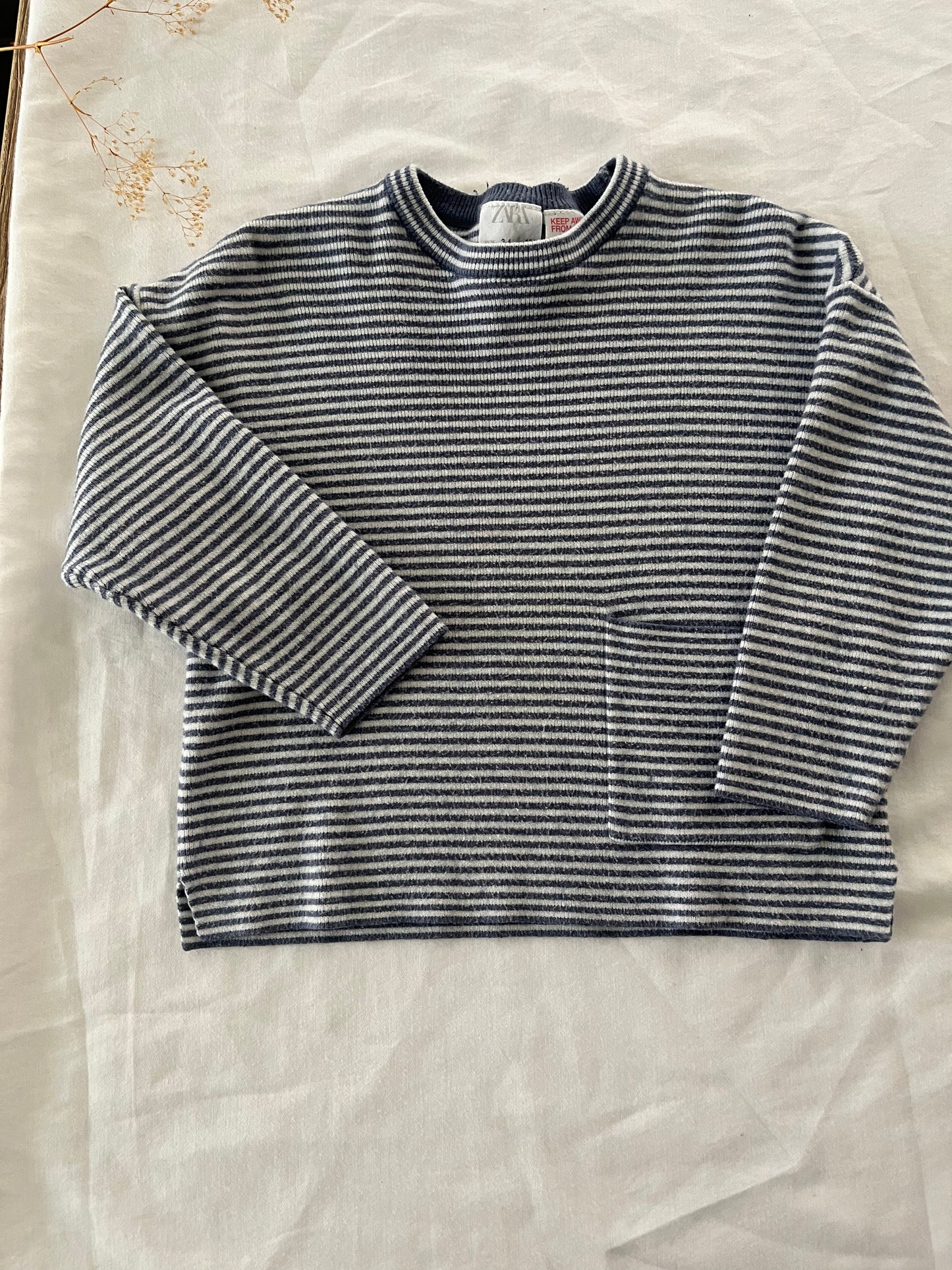 Zara striped sweatshirt with pocket (3/4T)