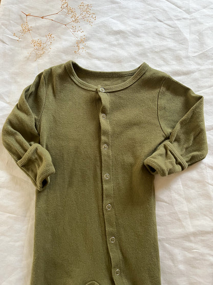 No brand ribbed sleeper (12/18)