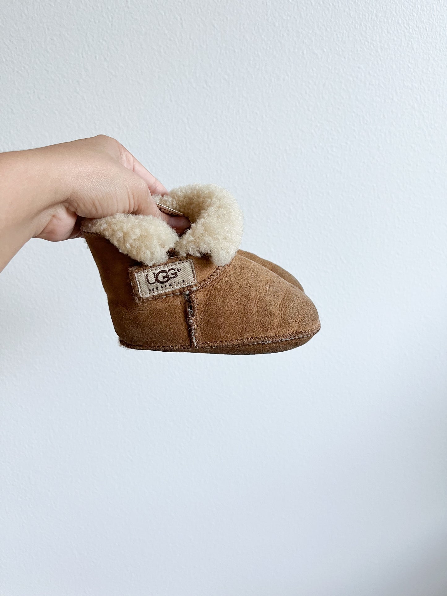 Uggs boots (size: 1-2T )