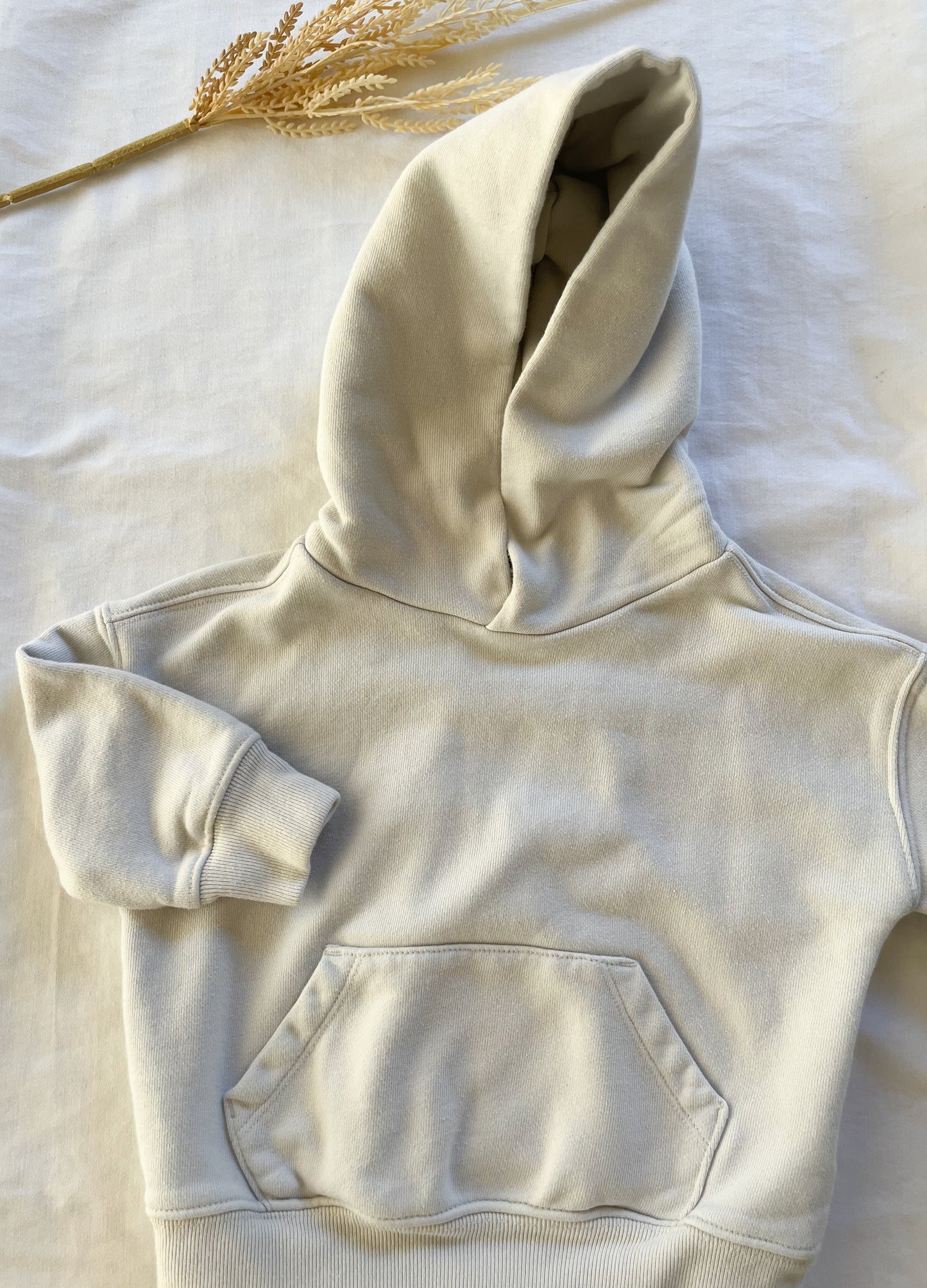 Gap neutral  sweatshirt (12/18)