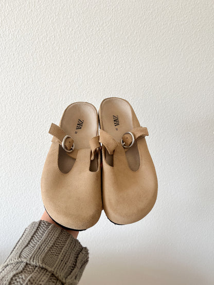 Zara suede clogs (size 33/ 1.5 )