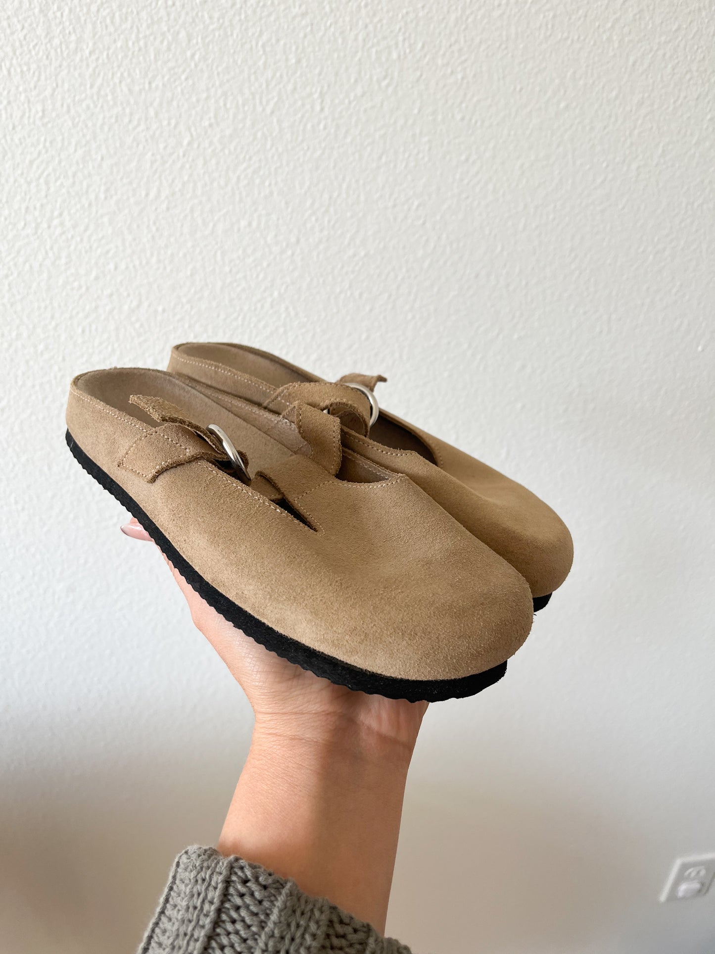 Zara suede clogs (size 33/ 1.5 )