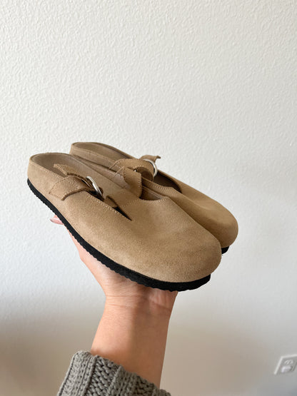 Zara suede clogs (size 33/ 1.5 )