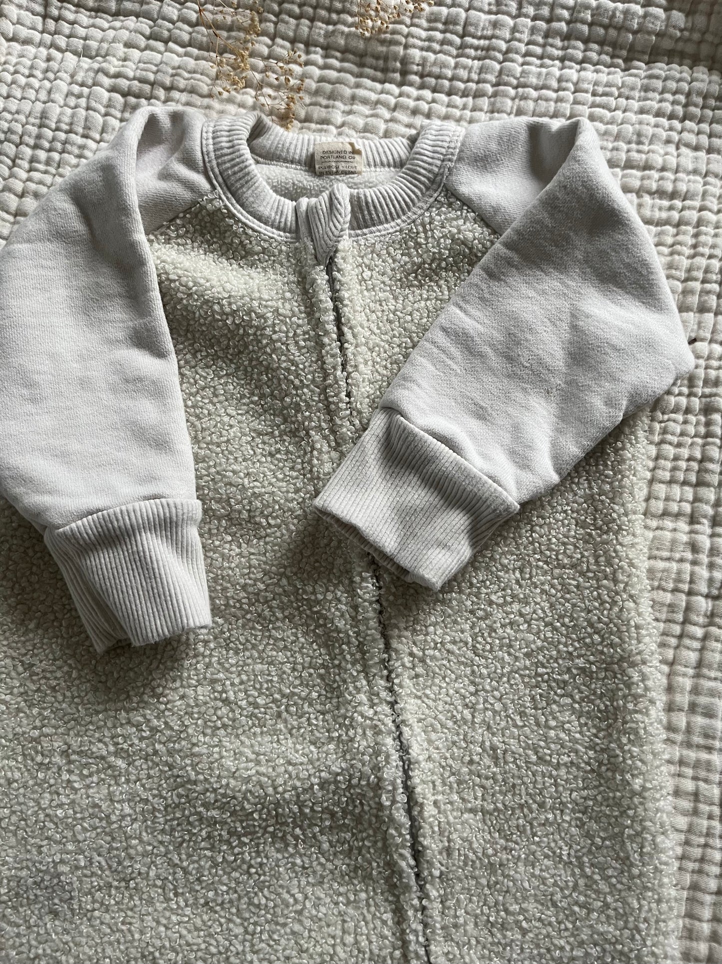 Goumi Sherpa bunting one piece (12/18)
