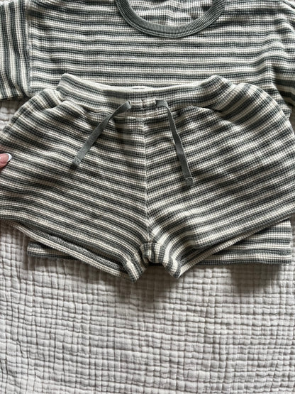 Quincy Mae waffle striped set (2/3T)