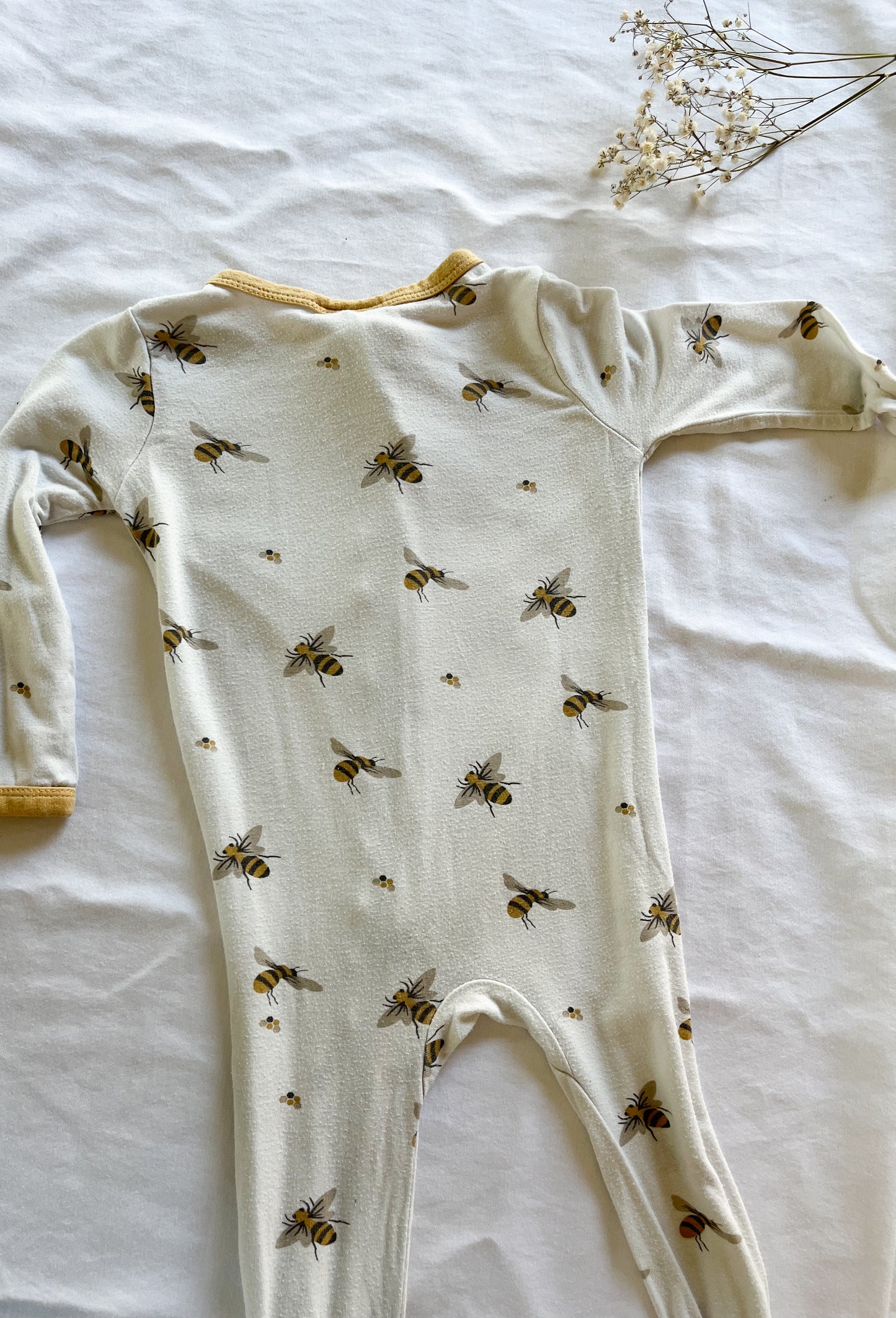 HTF kyte bee print sleeper (6/12)