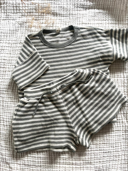 Quincy Mae waffle striped set (2/3T)