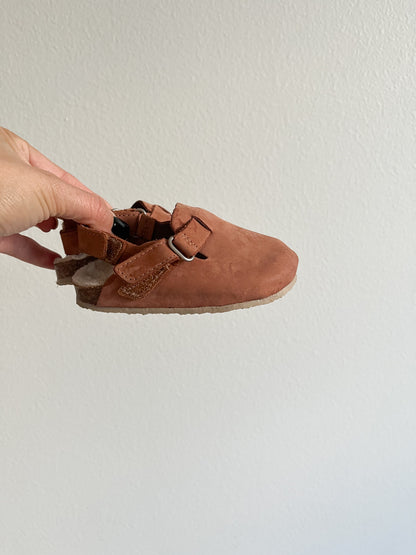 Zara Sherpa pink clogs ( 5.5)