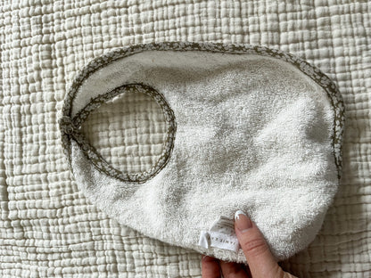 Jamie Kay bib