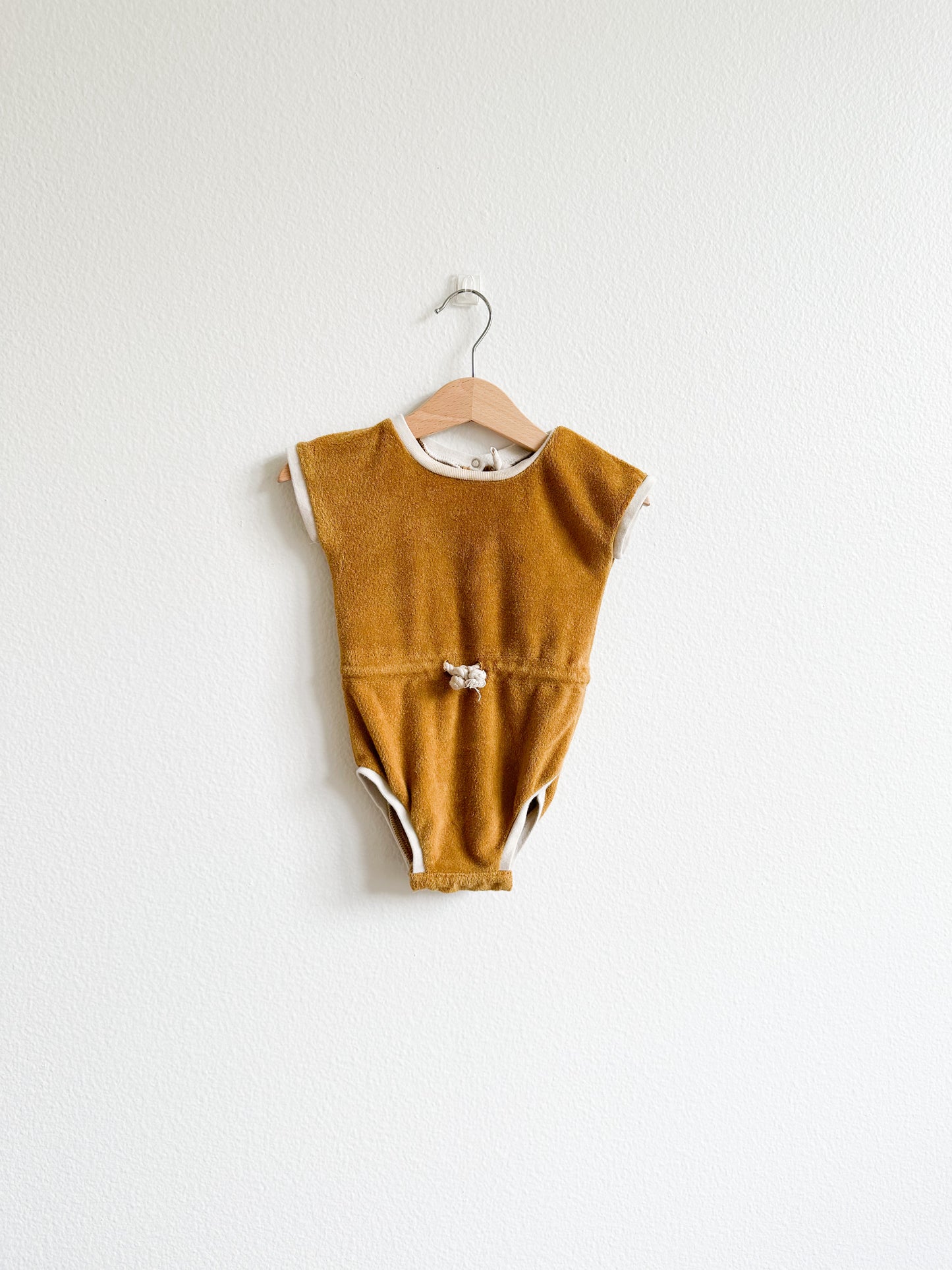 Quincy Mae Terry cloth romper (6/12)